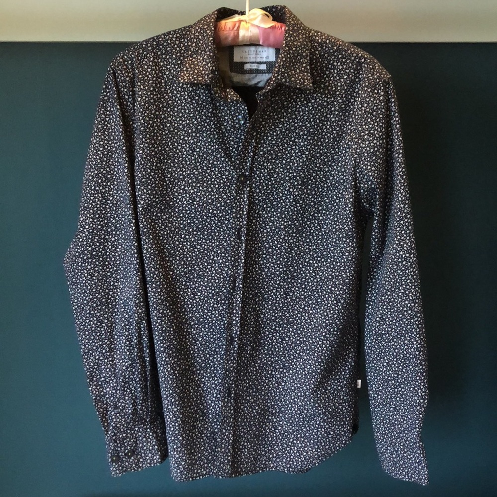 Navy blue floral button down slim fit medium